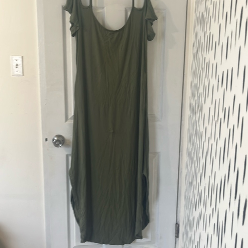 Off the shoulder Maxi Dress. Olive Green. Size XL